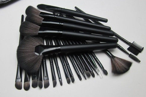 Chèvre synthétique cosmétique en bois noire des brosses de lecture 24PCS pour des femmes