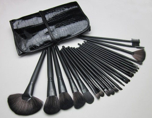 Chèvre synthétique cosmétique en bois noire des brosses de lecture 24PCS pour des femmes